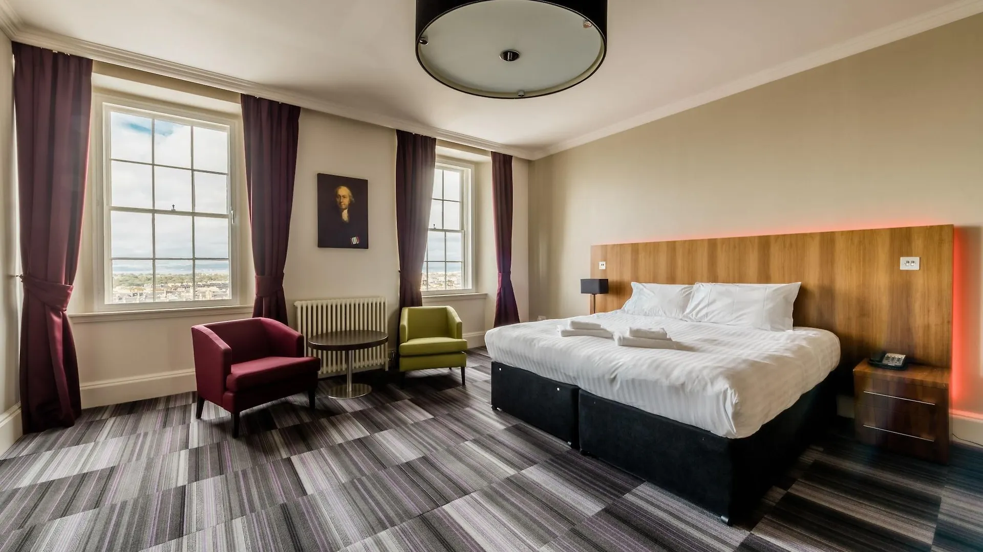 The Place Hotel Edinburgh 4*,